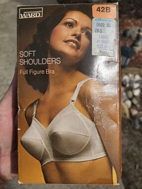 VTG Montgomery Ward Full Figure Bra 42B Soft Shoulder Adjustable Cushioned White